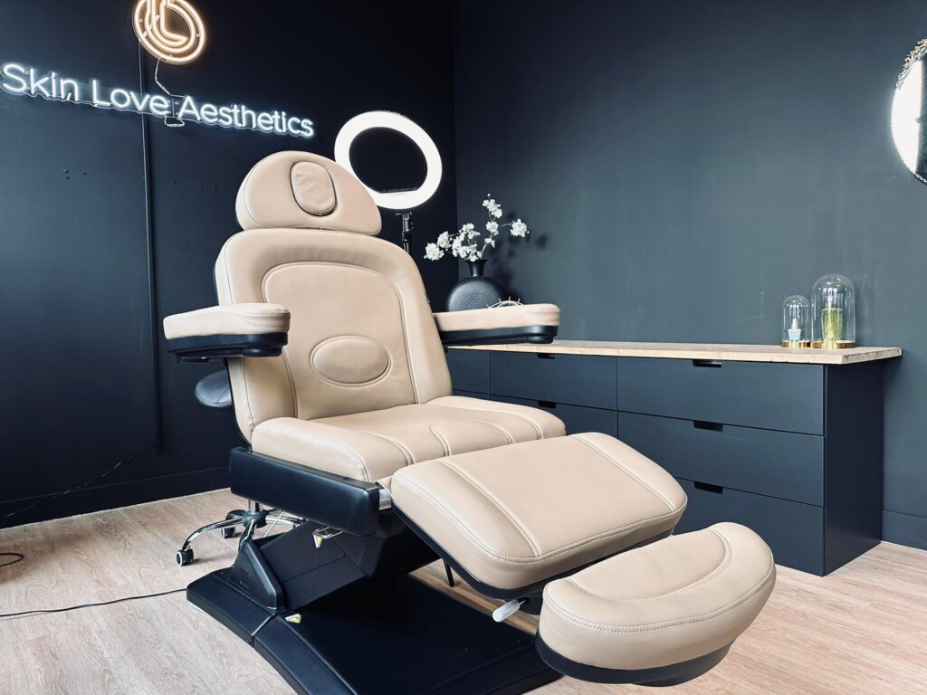 Skin Love Aesthetics is een huidverbeteringskliniek in Meppel. Verbeter je huid dankzij microneedling, fillers, injecties en permanente make-up, only the best for your skin!